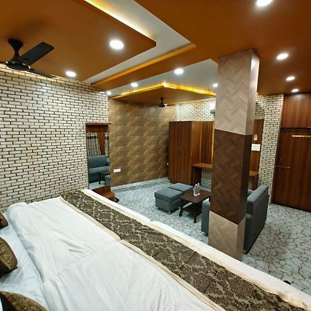 Shri Kailash Pati Guest House- Opposite Kashi Vishwanath Temple Варанаси Экстерьер фото